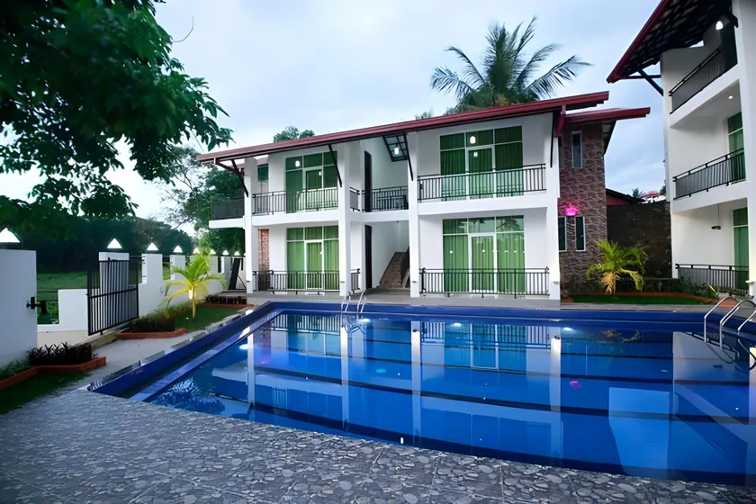 Hotel Sanri Villa Katunayake - Image 1
