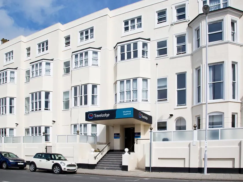 Travelodge Worthing Seafront - Image 1