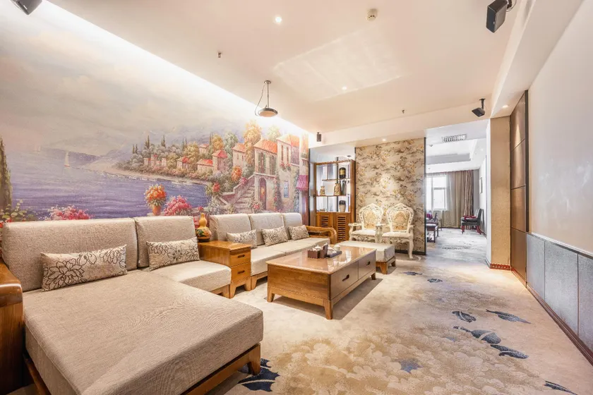 De He Hou Hotel - Image 1