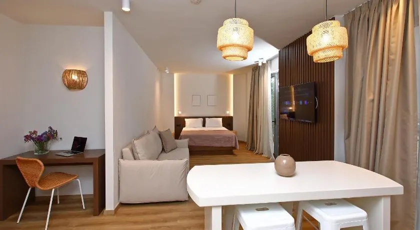 LOCAL SUITES - Nea Moudania Chalkidiki - Image 1