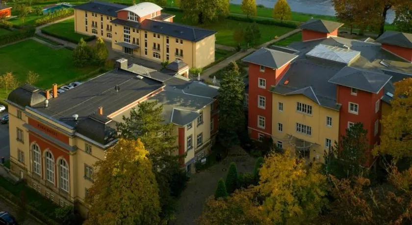 Parkhotel Bad Schandau - direkt an der Elbe - Image 1