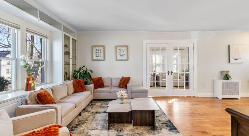 5BR Home Minutes to NYC and FIFA 2026 Sleeps 16 - Image 1
