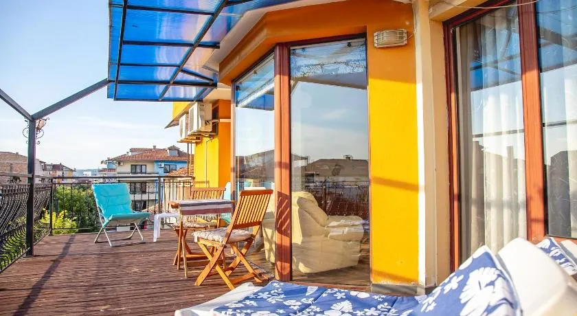 Nessebar's NEW Town TOP Centre 2-BDR Apartment by Flаt Manаger - Image 1