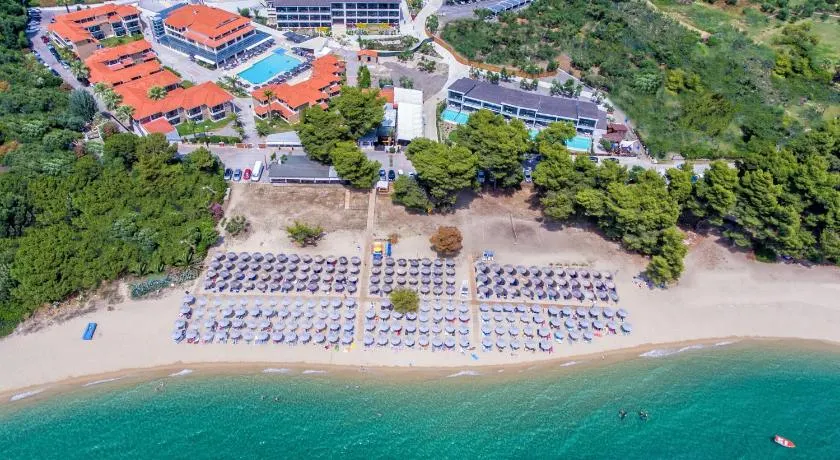 Lagomandra Beach Hotel - Image 1
