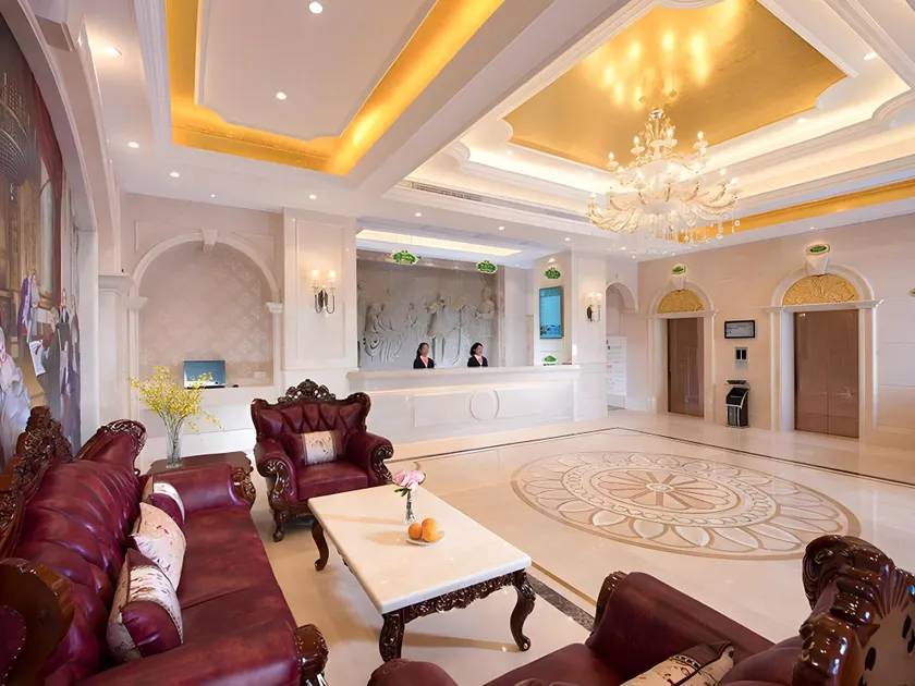 Vienna Hotel Shenzhen Buji Metro Station - Image 1