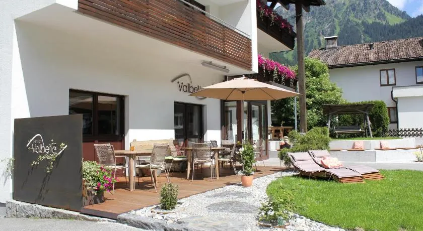 Valbella Bed & Breakfast - Image 1