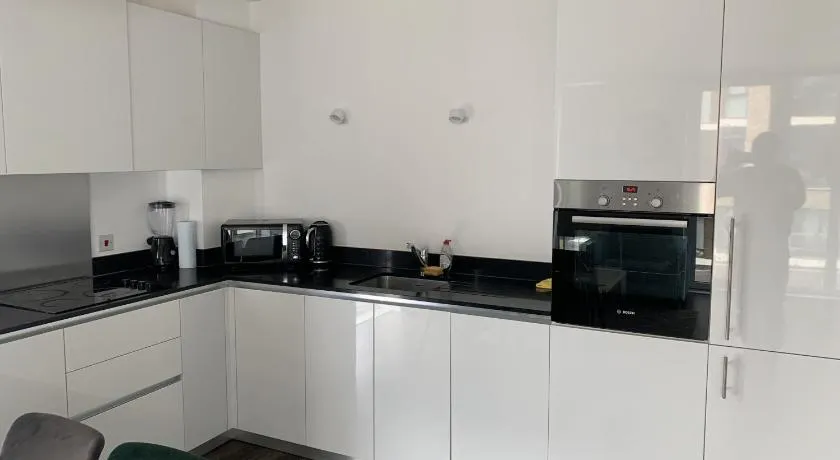 2 bedroom 2 bath 1 ensuite in Roya Asenal beautiful views & parking - Image 1