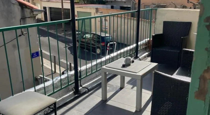 Stud terras Ville Corniche 2 pers stat gratuit rue Modif suivt possib et accord exclusif - Image 1