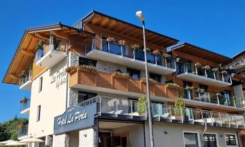 Hotel La Perla - Image 1