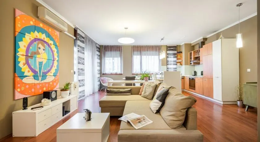 Apartment Downtown Karpat 9 - Image 1