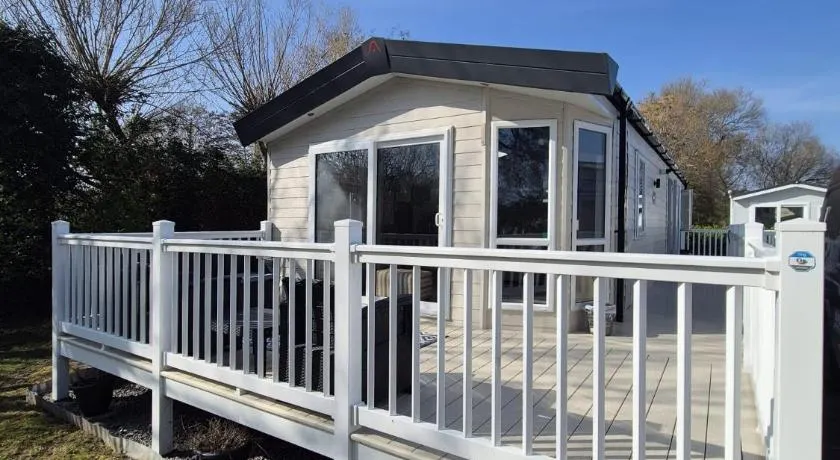 6 Berth Caravan - Holiday Village Burnham-on-Sea - Image 1