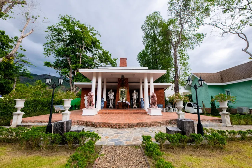 Baroque Boutique Resort - Image 1