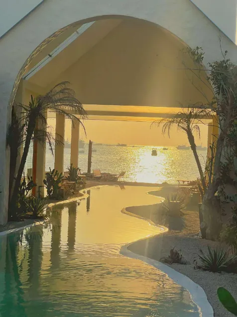 SunSet Story Hotel - Image 1