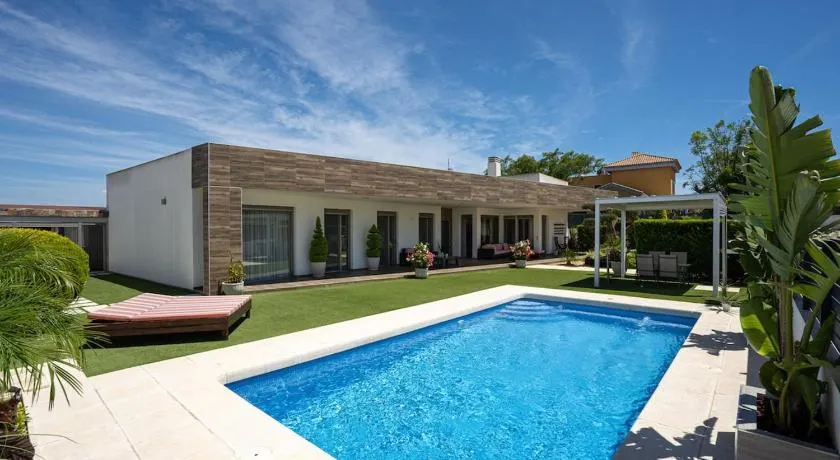 Luxury Villa in Santa Pola Costa Blanca - Image 1