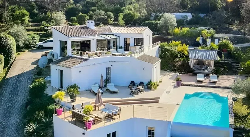Villa Blanc Fayence - Image 1