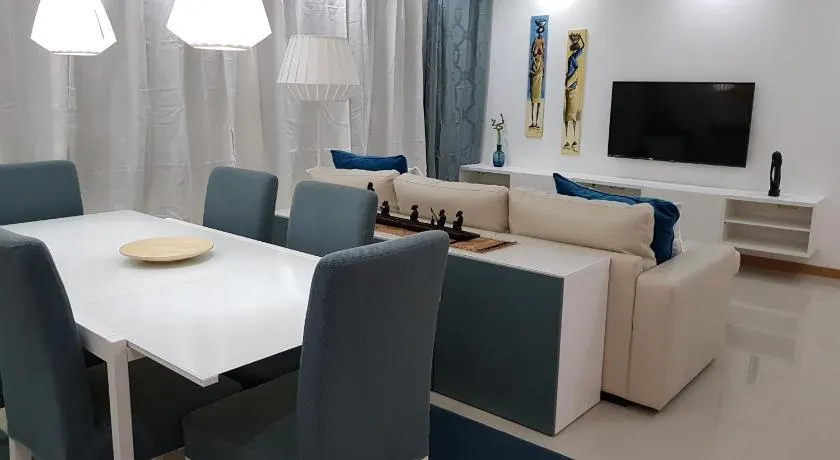 Elegant Modern Apartment with AirCond - Image 1