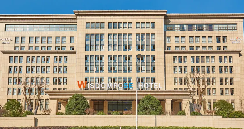 Wisdom Rose Hotel - Image 1
