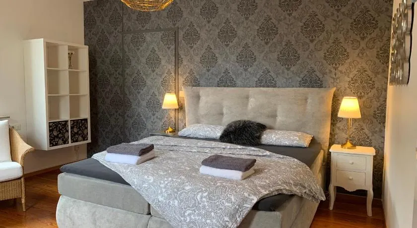 Boutique Apartment Villa Landenberger Outlet Metzingen P12E - Image 1
