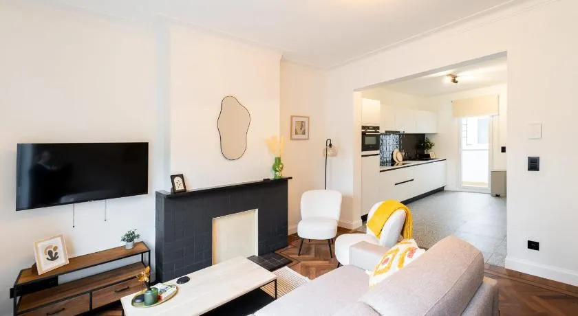 Family-Friendly 2-Bedroom Apartment in Antwerp - Image 1