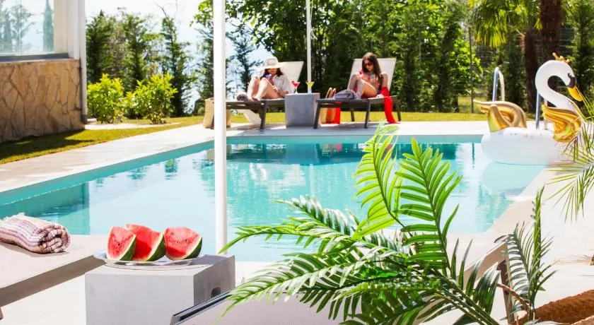 Grande Terra Villas with Swimming Pool & Starlink WiFi - Image 1