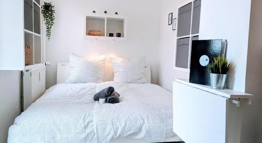 LENASTAY l Tiny Apartment in Top Location - Image 1