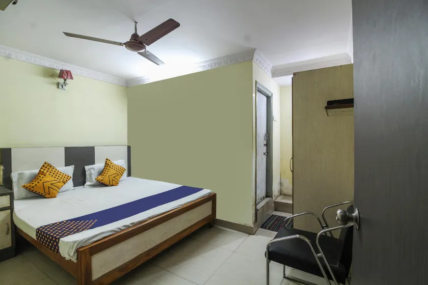 SPOT ON 45127 Thirumala Lodge - Image 1