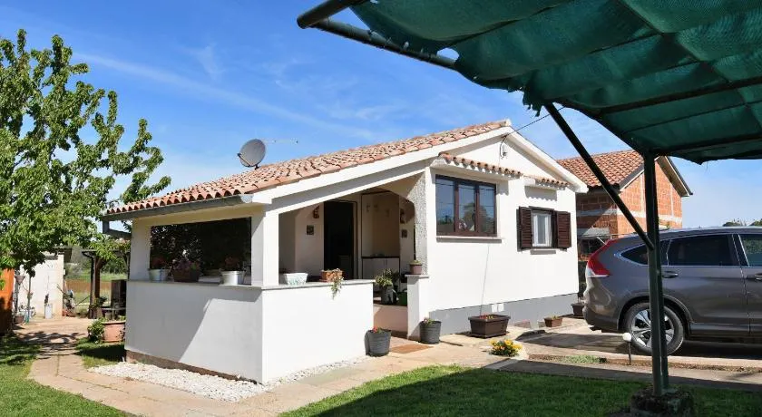 House Angelina - Image 1