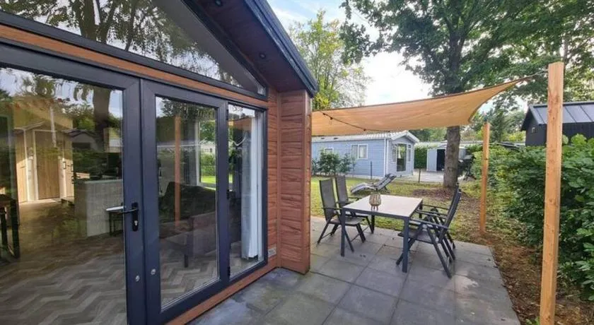 Modern chalet in de bossen van de Veluwe - Image 1