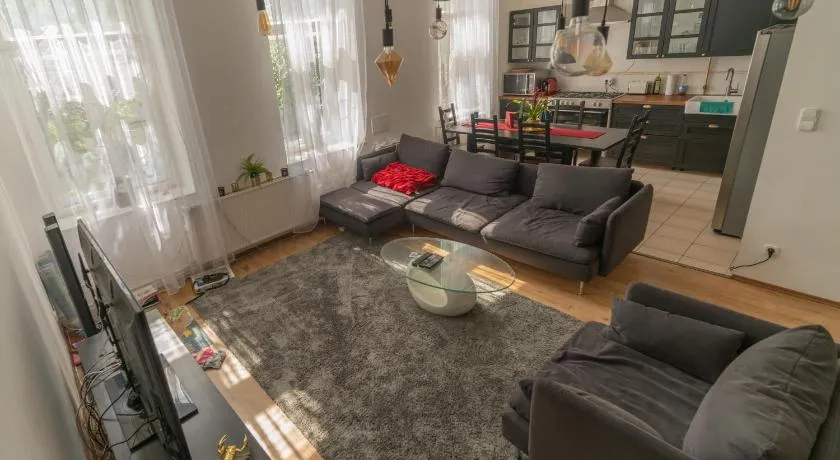 Sopron City Apartment - Image 1