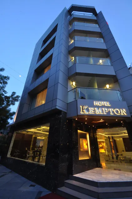 Kempton Hotel - Image 1