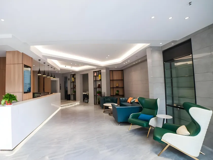 GreenTree Inn Express Hotel Suzhou Zhangjianggang Free Trade Zone Central Plaza - Image 1
