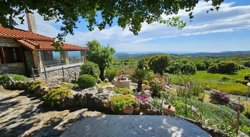 Mountain Escape Villa - Image 1