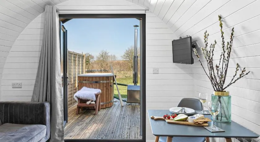 Bramley, Apple Tree Glamping, Nr Wells - Image 1