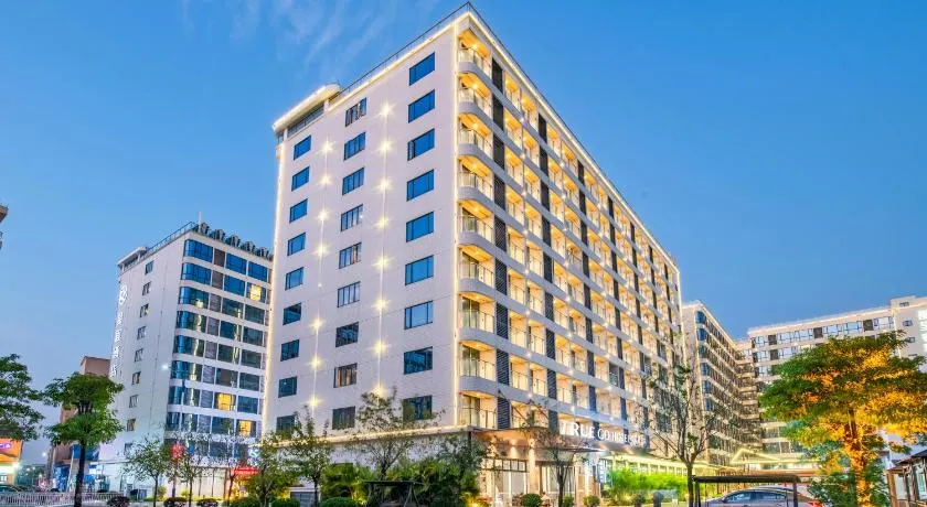 True X GO Hotel - Image 1