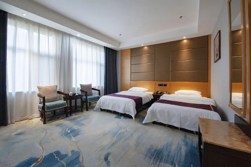 Rongnan Holiday Hotel - Image 1