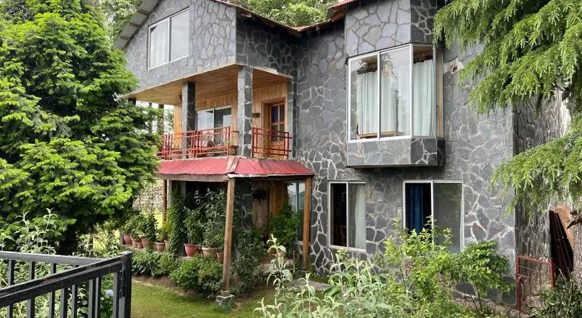 Haven Mushkpuri Heights - 5BR Home with Lawn in Dunga Gali - Image 1