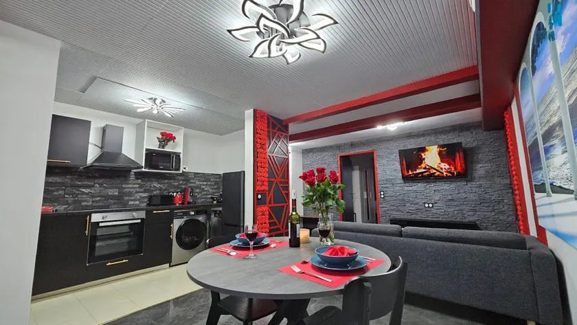 La Suite Rouge Proche Paris & Stade De France - Image 1