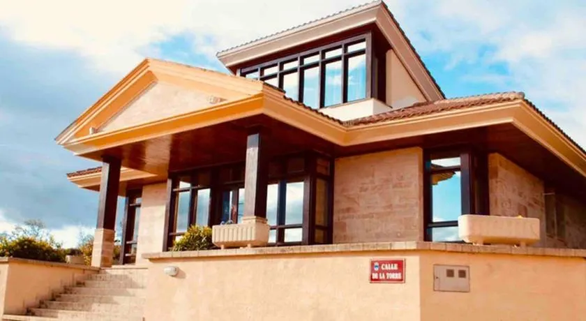 Chalet Individual con bodega, en el corazón de La Rioja - Image 1
