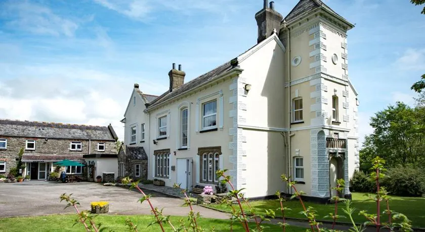Killigarth Manor Holiday Park - Image 1