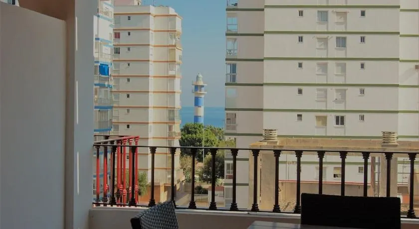 Mágnifico ático a escasos 100 metros de la playa! - Image 1