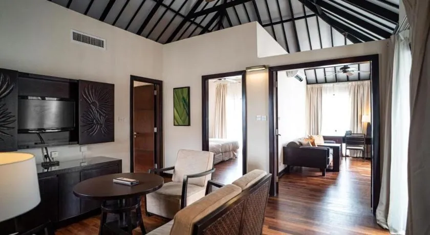 3Bed Room Palm Tree Water Villa 111 Holidays - Image 1