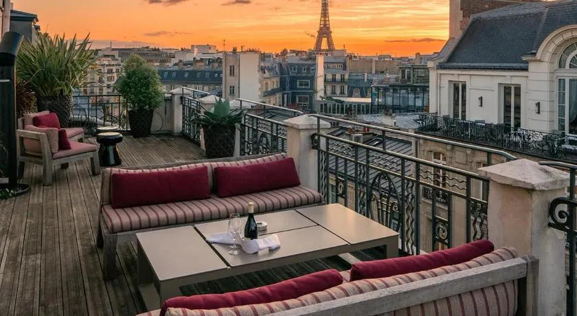 Hotel Marignan Champs-Elysées - Image 1