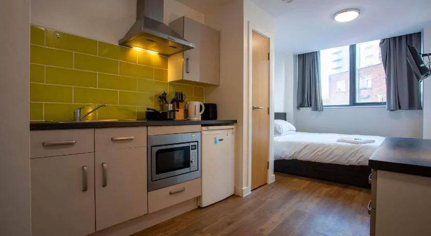 Modern Studio Apartment in Central Newcastle - Image 1