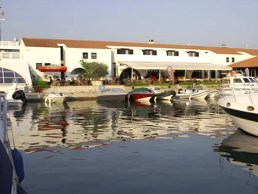 Hotel Stomorin-Marina Hramina - Image 1