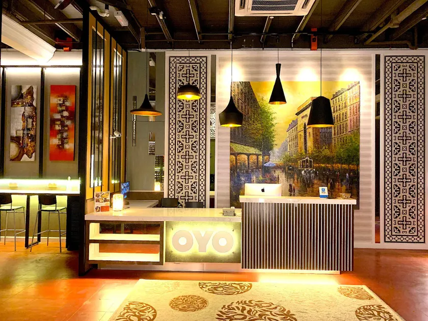 iStay Hotel - Image 1
