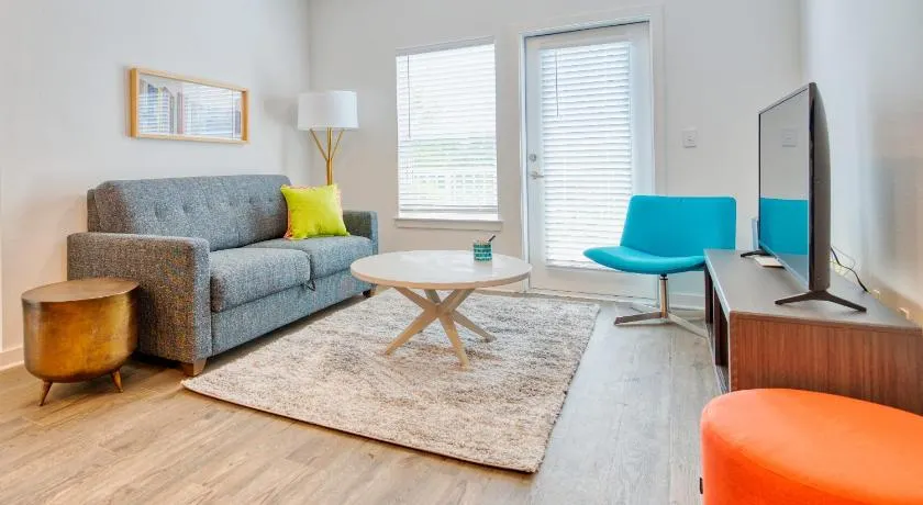 Luxe One Bedroom Apartment with Balcony - Image 1