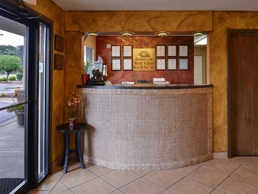 Americas Best Value Inn and Suites Little Rock - Image 1