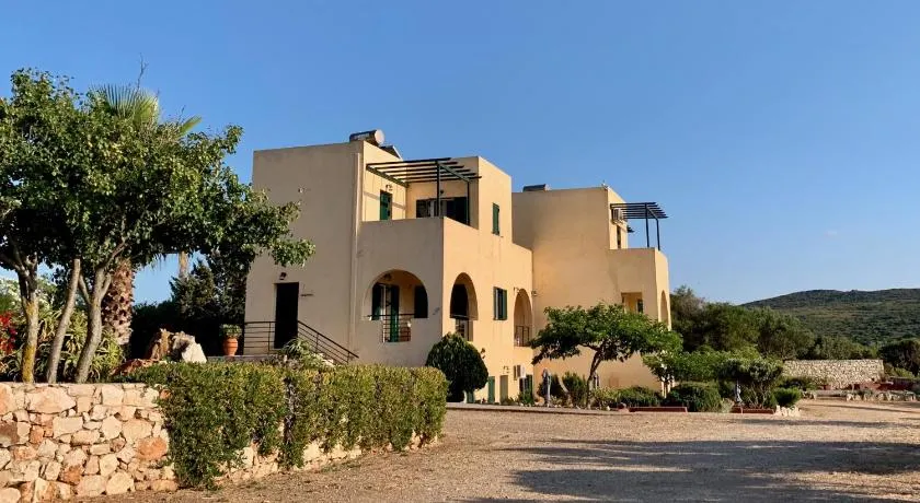 Giannikas Apartments - Image 1