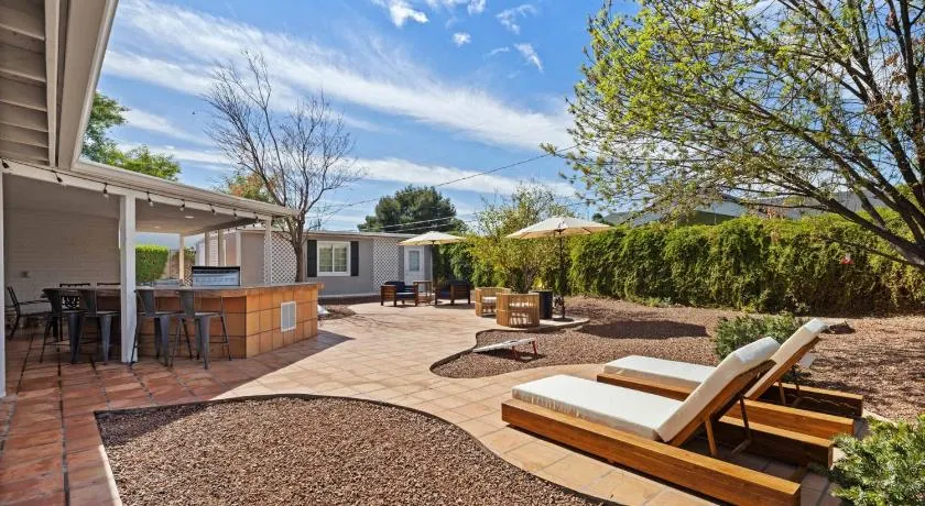Royal Modern -Stylish Home with Casita and Grille - Image 1