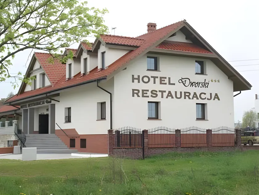 Hotel Dworski Galaktyczny Park - Image 1